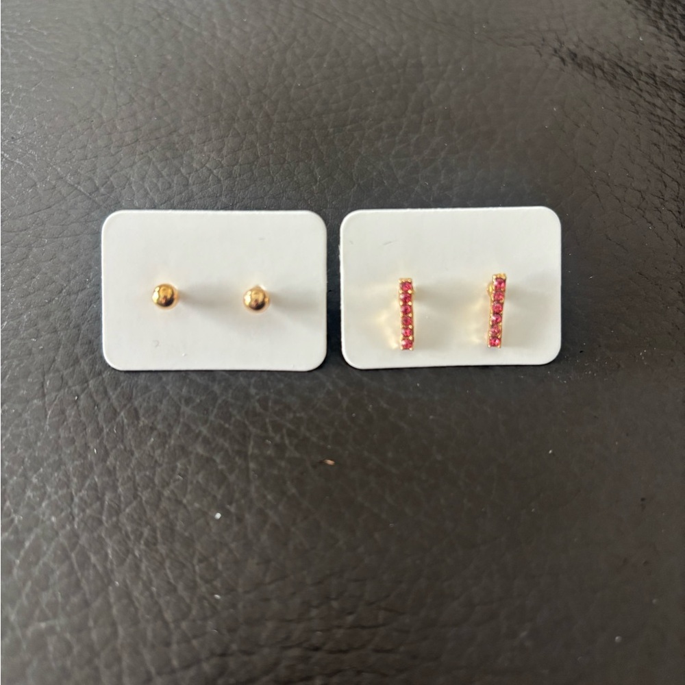 Gold Tone and Pearl Stud Earring Set Bundle of 4 - Picture 3 of 4